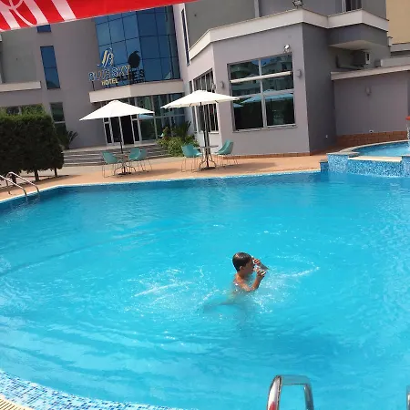 Blue Sky Hotel *