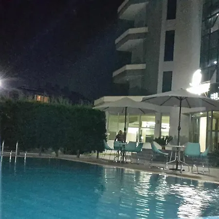 Blue Sky Hotell *