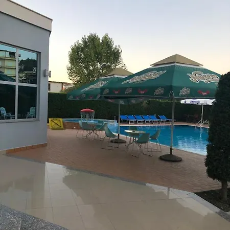 Hotel Blue Sky Golem (Tirana)